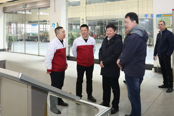锦州太和区委书记张雪冬来企调研.JPG
